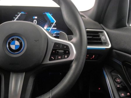 2025 BMW 3-Series - photo 18