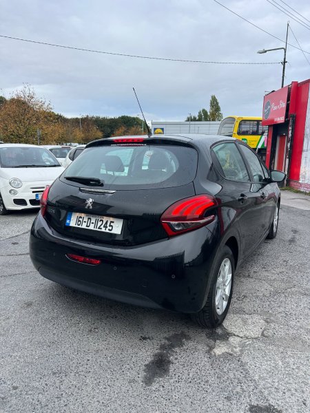 2016 Peugeot 208 - photo 12