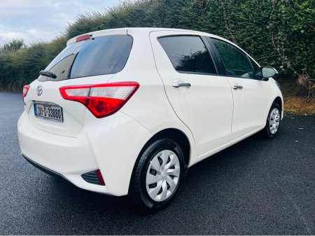 2020 Toyota Vitz - photo 8