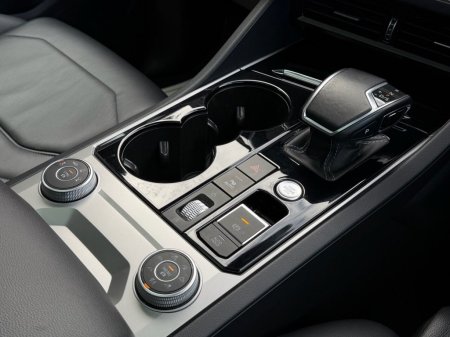 2023 Volkswagen Touareg - photo 16