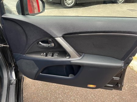 2013 Toyota Avensis - photo 17