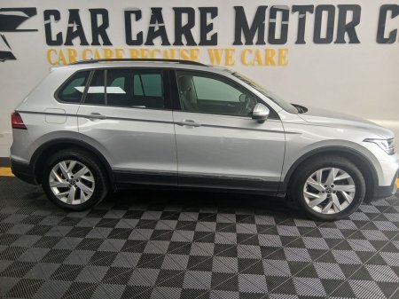 2023 Volkswagen Tiguan - photo 3