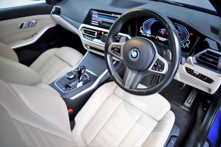 2022 BMW 3-Series - photo 13
