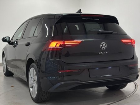 2025 Volkswagen Golf - photo 2
