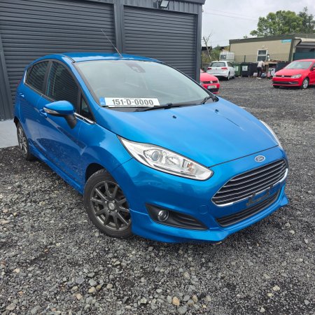 2015 Ford Fiesta - photo 2