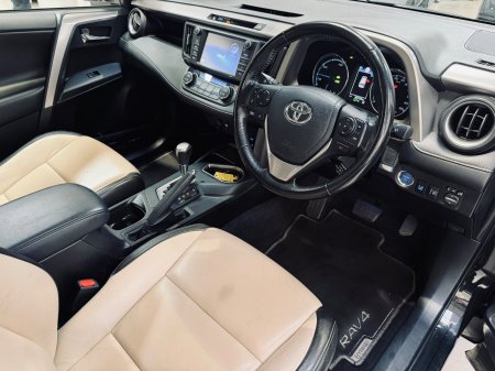 2018 Toyota RAV4 - photo 7