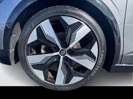 2024 Renault Megane E-Tech - photo 9