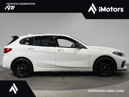 2022 BMW 1-Series - photo 2