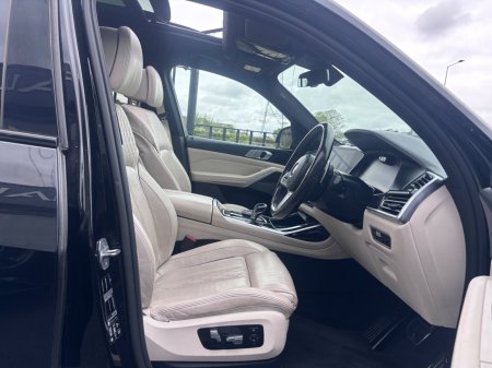 2019 BMW X7 - photo 12