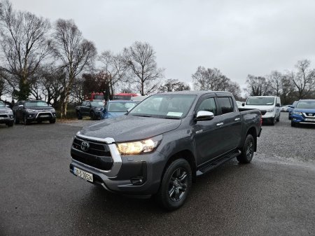 2025 Toyota Hilux - photo 3