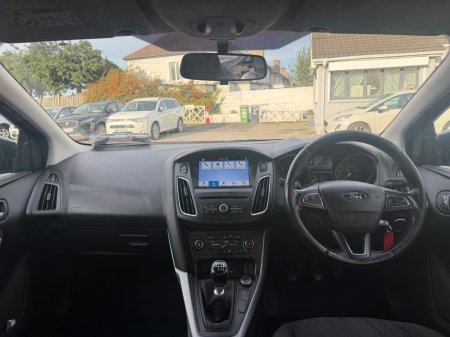 2017 Ford Focus - photo 13