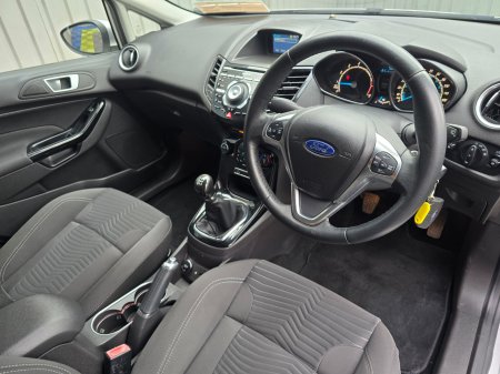 2015 Ford Fiesta - photo 11