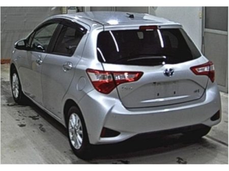 2018 Toyota Vitz - photo 3