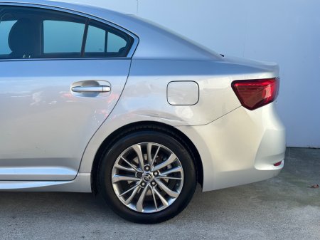 2015 Toyota Avensis - photo 3