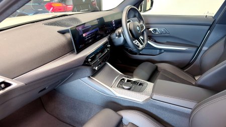 2025 BMW 3-Series - photo 8