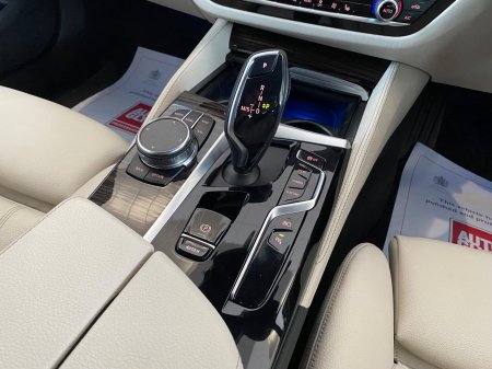 2023 BMW 5-Series - photo 15