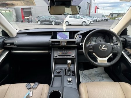 2019 Lexus IS - photo 8