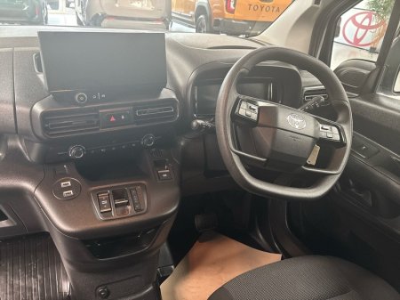2026 Toyota Proace City - photo 8
