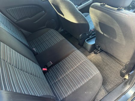 2010 Mazda Demio - photo 9
