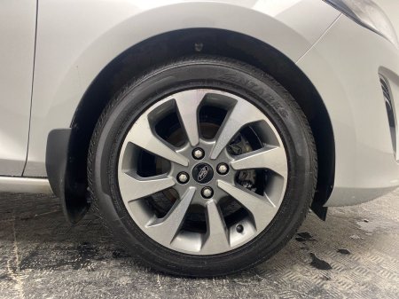 2020 Ford Fiesta - photo 5