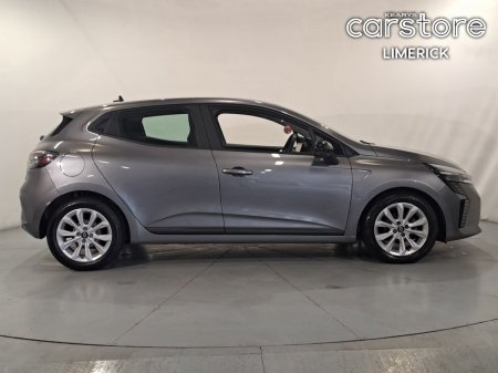 2024 Renault Clio - photo 2