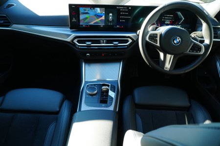 2025 BMW 3-Series - photo 16