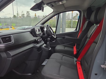 2024 Renault Trafic Passenger - photo 4