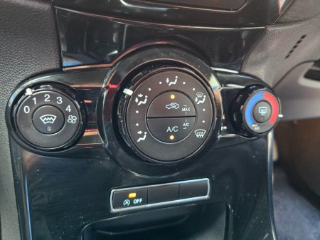2016 Ford Fiesta - photo 16
