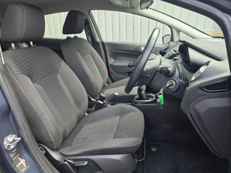 2015 Ford Fiesta - photo 10