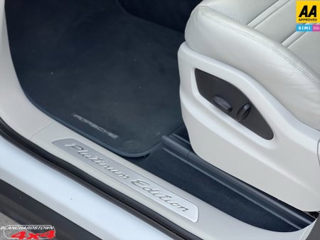 2023 Porsche Cayenne - photo 29