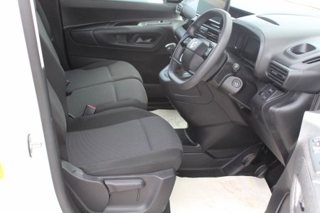 2025 Vauxhall Combo - photo 13