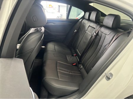 2021 BMW 5-Series - photo 23