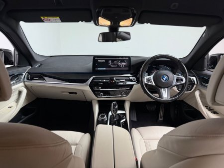 2022 BMW 5-Series - photo 10