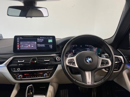 2022 BMW 5-Series - photo 5