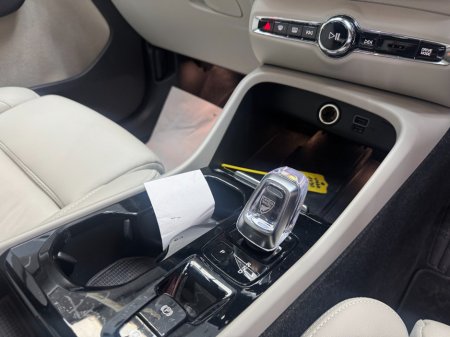 2021 Volvo XC40 - photo 9
