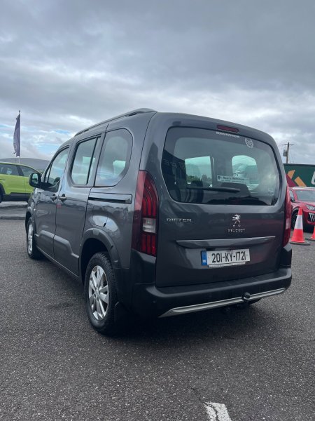 2020 Peugeot Rifter - photo 4