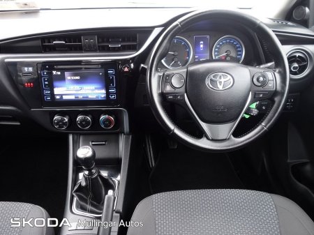 2018 Toyota Corolla - photo 2