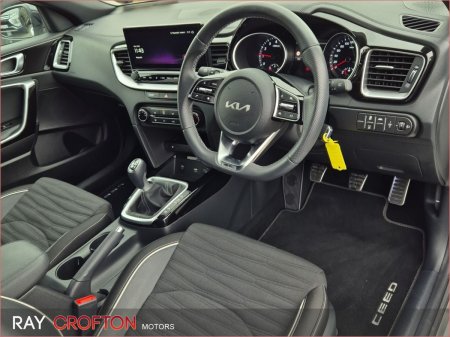 2025 Kia Ceed - photo 2