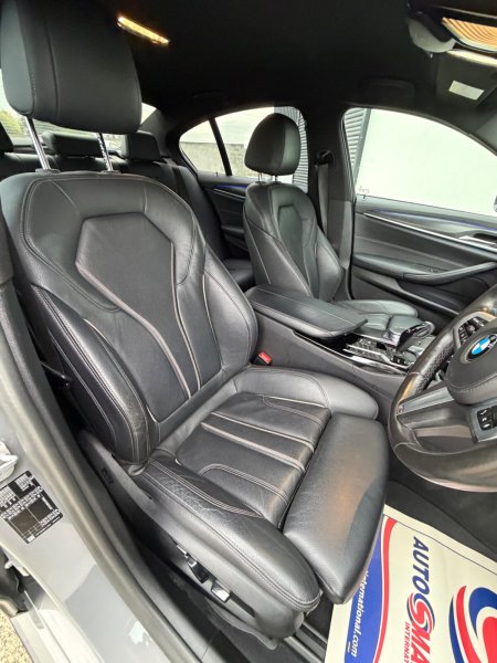 2021 BMW 5-Series - photo 14