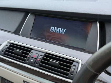 2010 BMW 5-Series - photo 14