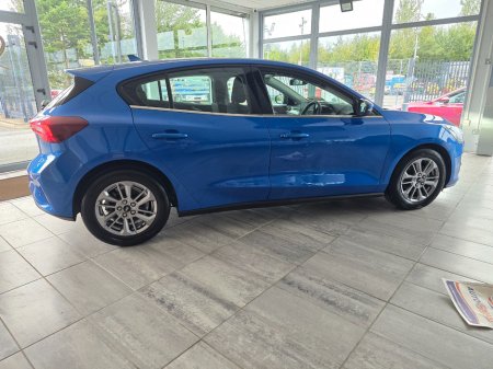 2023 Ford Focus - photo 2