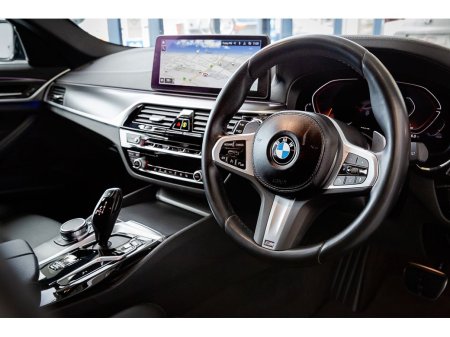 2022 BMW 5-Series - photo 16