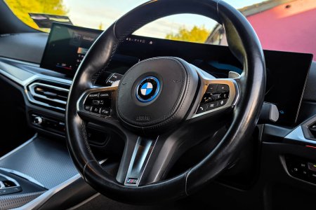 2024 BMW 3-Series - photo 23