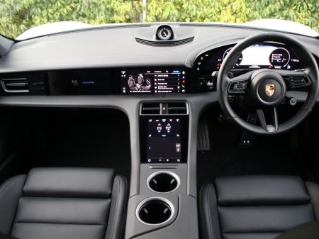2026 Porsche Taycan - photo 7