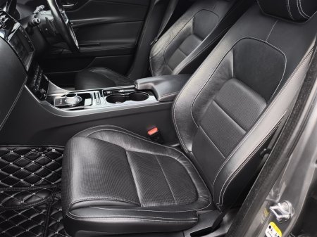 2015 Jaguar XE - photo 11