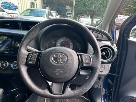 2019 Toyota Vitz - photo 8