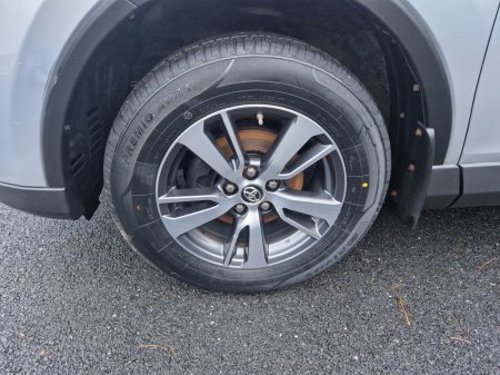 2017 Toyota RAV4 - photo 5