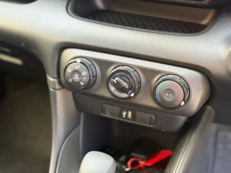 2022 Toyota Yaris - photo 14