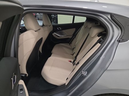2026 BMW 1-Series - photo 11