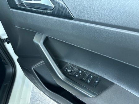 2025 Volkswagen Polo - photo 14